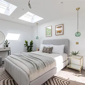 Cozy Leyton House With Garden And Small Terrace Apartment