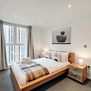 Fully Serviced Two Bed By Excel & O2 Apartment